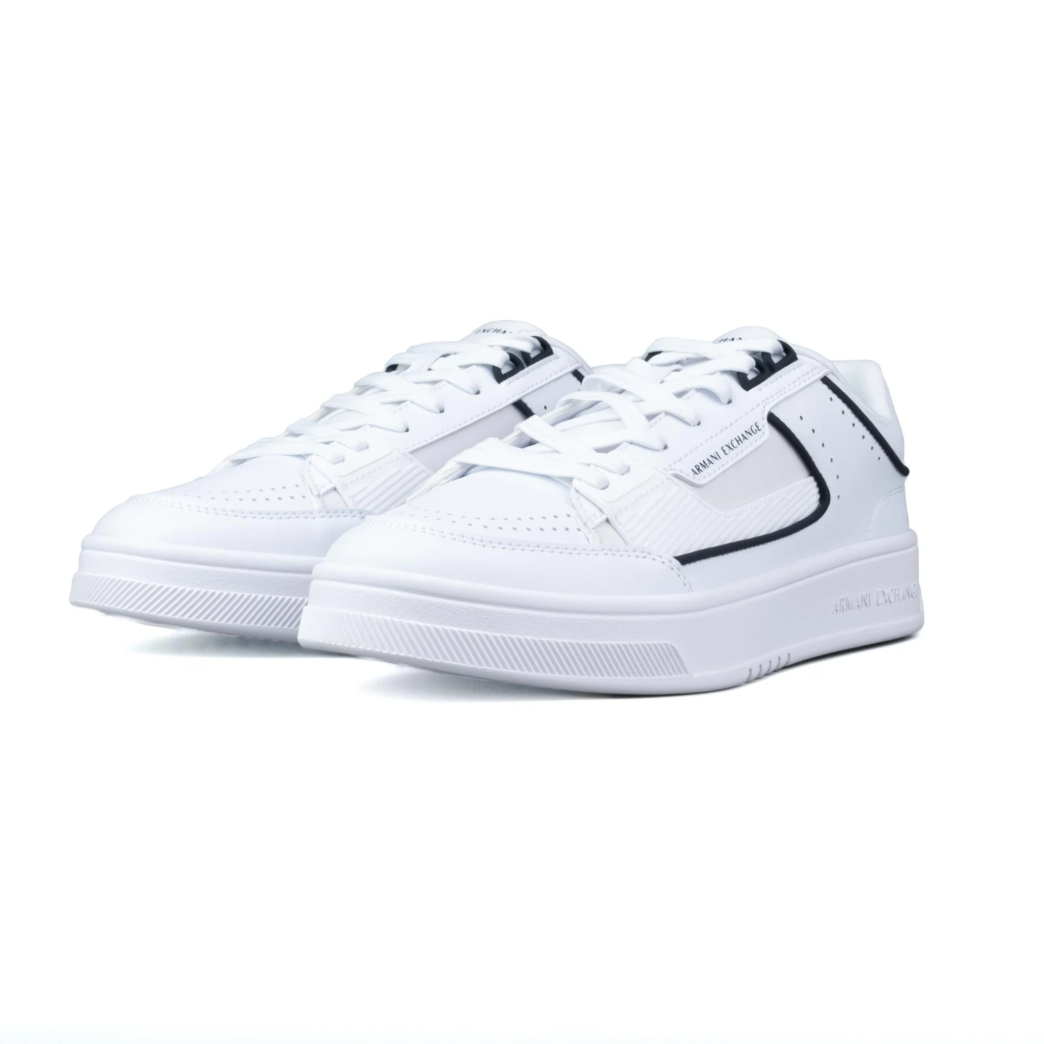 Armani Exchange Sneakers Bianco XUX256XV952 U652 3 Armani Exchange Sneakers Bianco XUX256XV952 U652