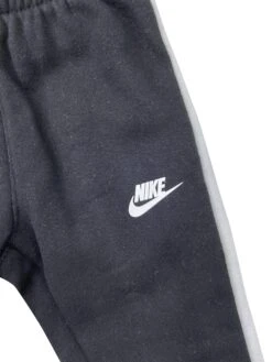 Nike Tuta Black/White Infant 66f563 023 9 Nike Tuta Black/White Infant 66f563 023 -Gagliotta Foto 16 12 21 6 13 22 PM scaled 1